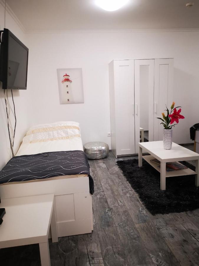Ferienwohnung Luxury Basement In The Surrounding Of Budapest Mogyoród Exterior foto